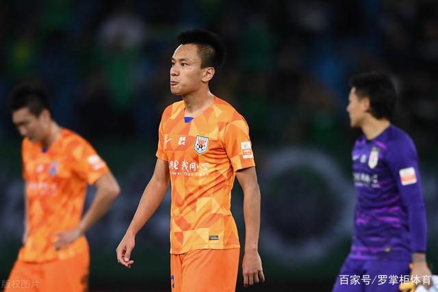 曼城以约1亿欧元签下18岁摩洛哥中场